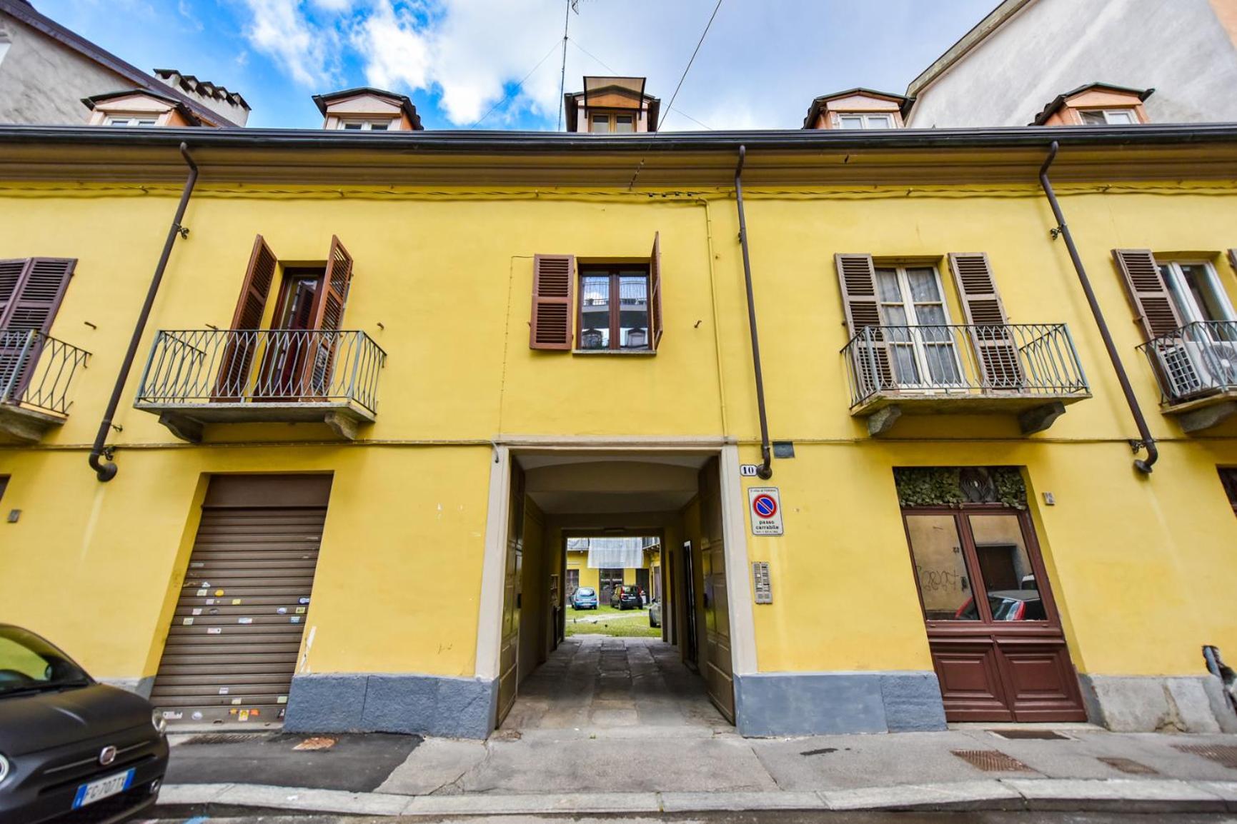 Modern Apartment Piazza Statuto Porta Susa Fs Turin Exterior foto